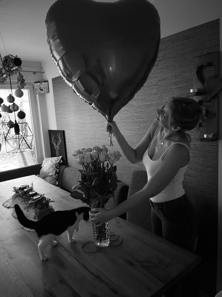 Denise mit Herzluftballon