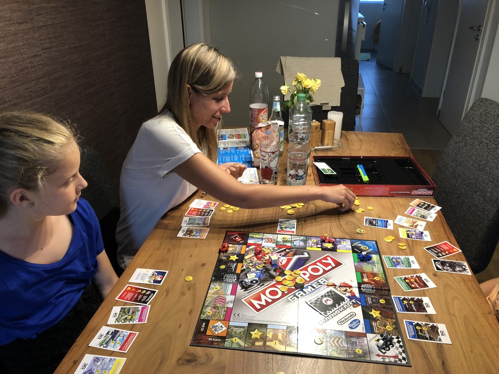 Spieleabend — Monopoly mit der Tochter